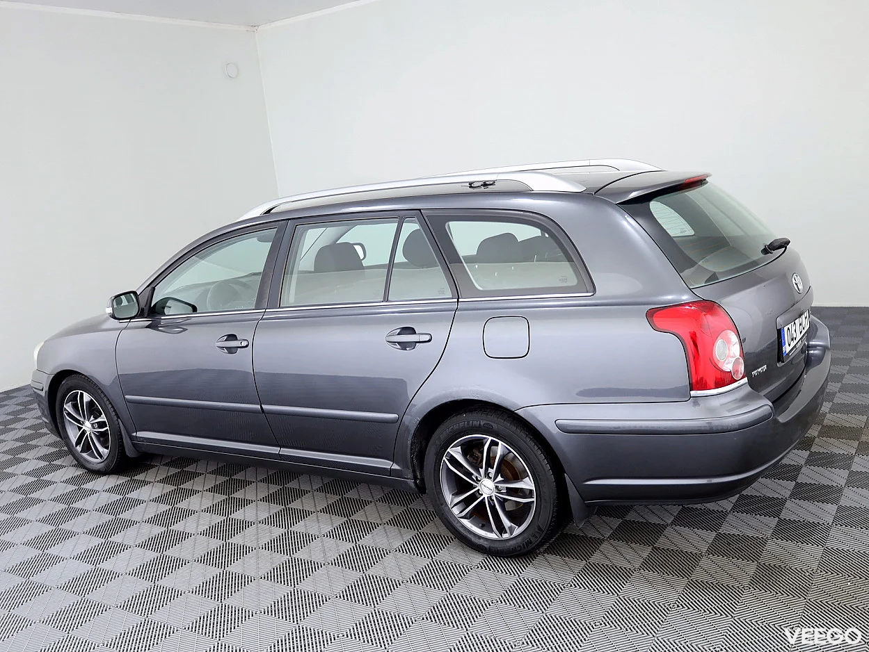 Toyota Avensis 2.0 108kW