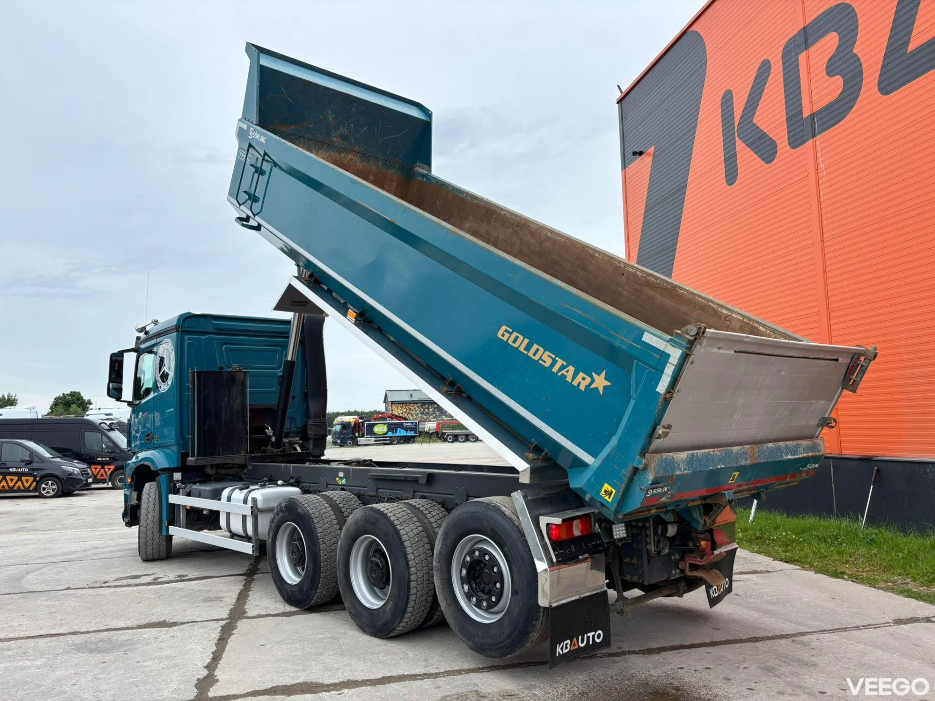 Mercedes-Benz Arocs 3253 8x4*4 BOX L=6080 mm 530kW