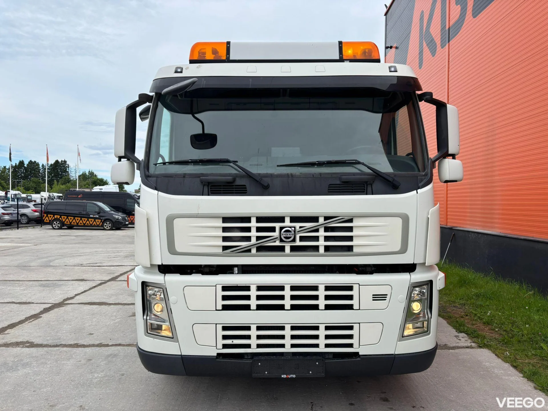 Volvo FM300 HIAB 144ES-4 / BOX L=5518 mm 300kW
