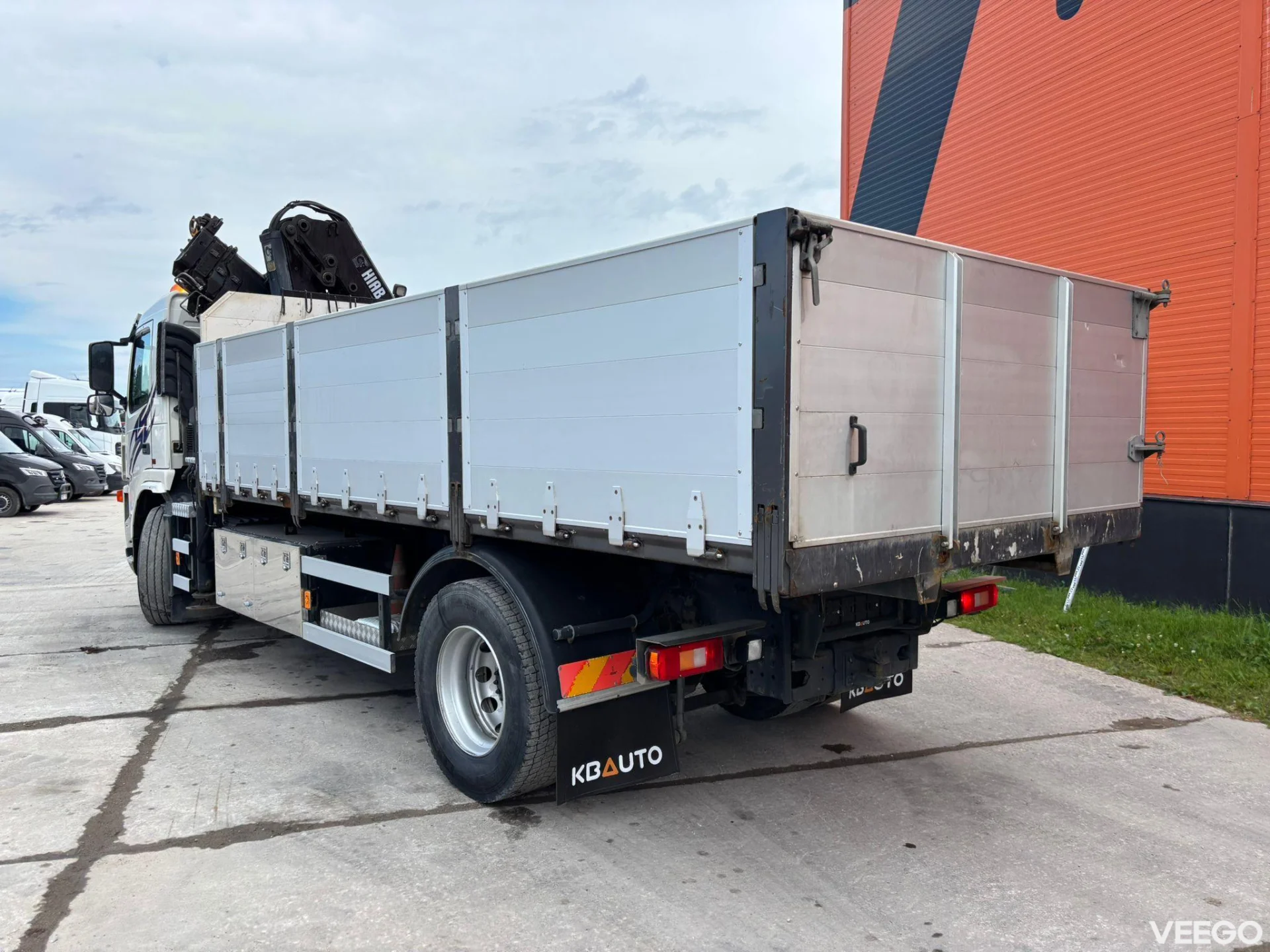 Volvo FM300 HIAB 144ES-4 / BOX L=5518 mm 300kW