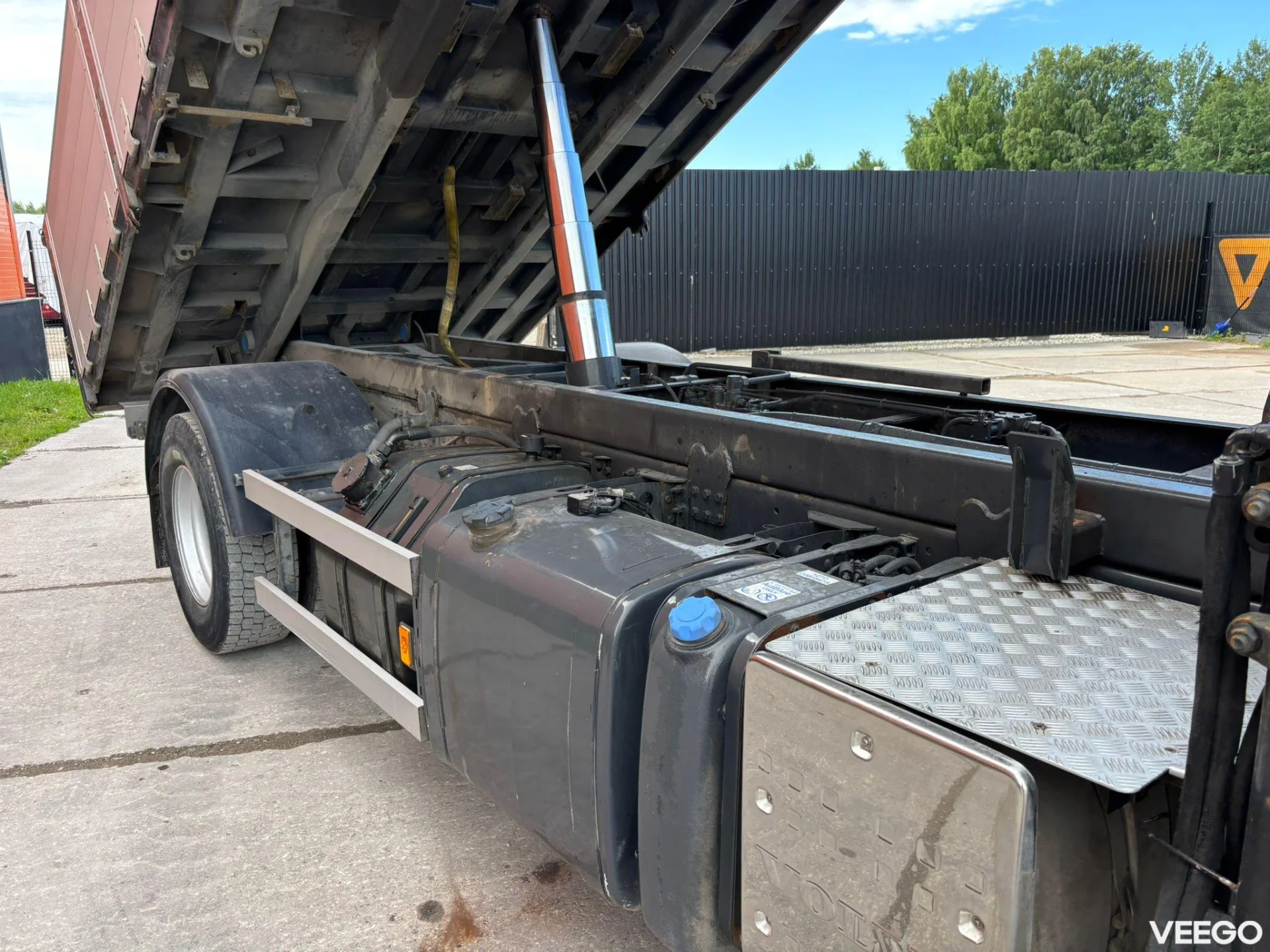 Volvo FM300 HIAB 144ES-4 / BOX L=5518 mm 300kW