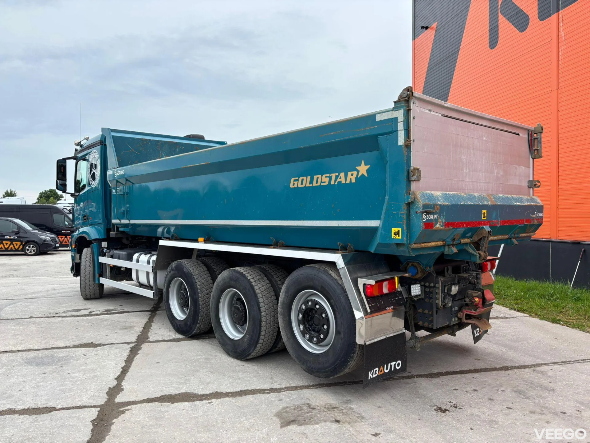 Mercedes-Benz Arocs 3253 8x4*4 BOX L=6080 mm 530kW