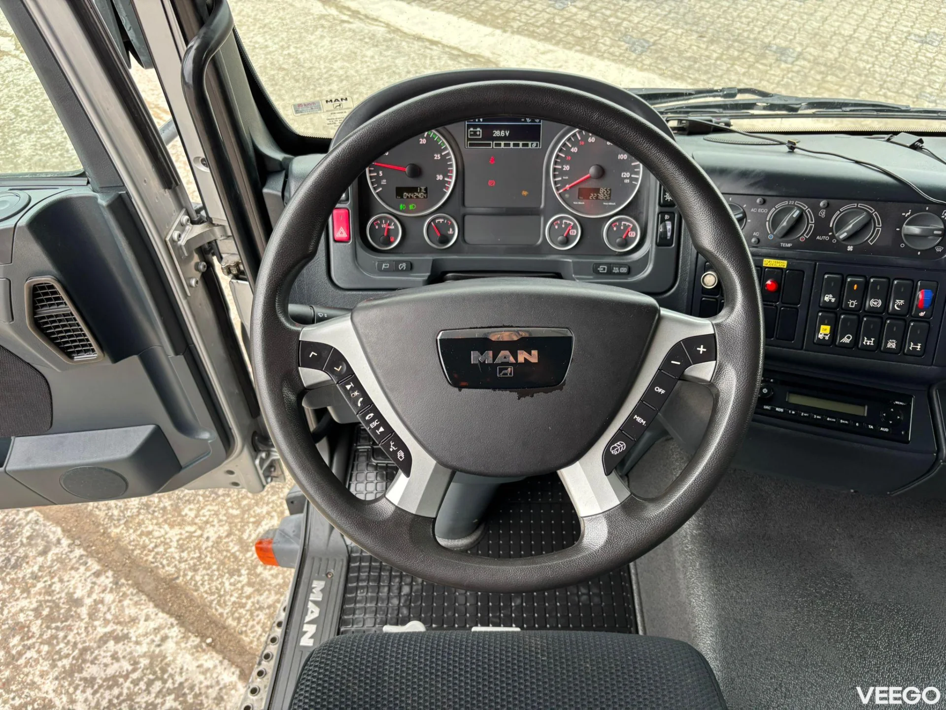 MAN TGL PK 4200 / BOX L=4017 mm / ONLY 44240 km 180kW