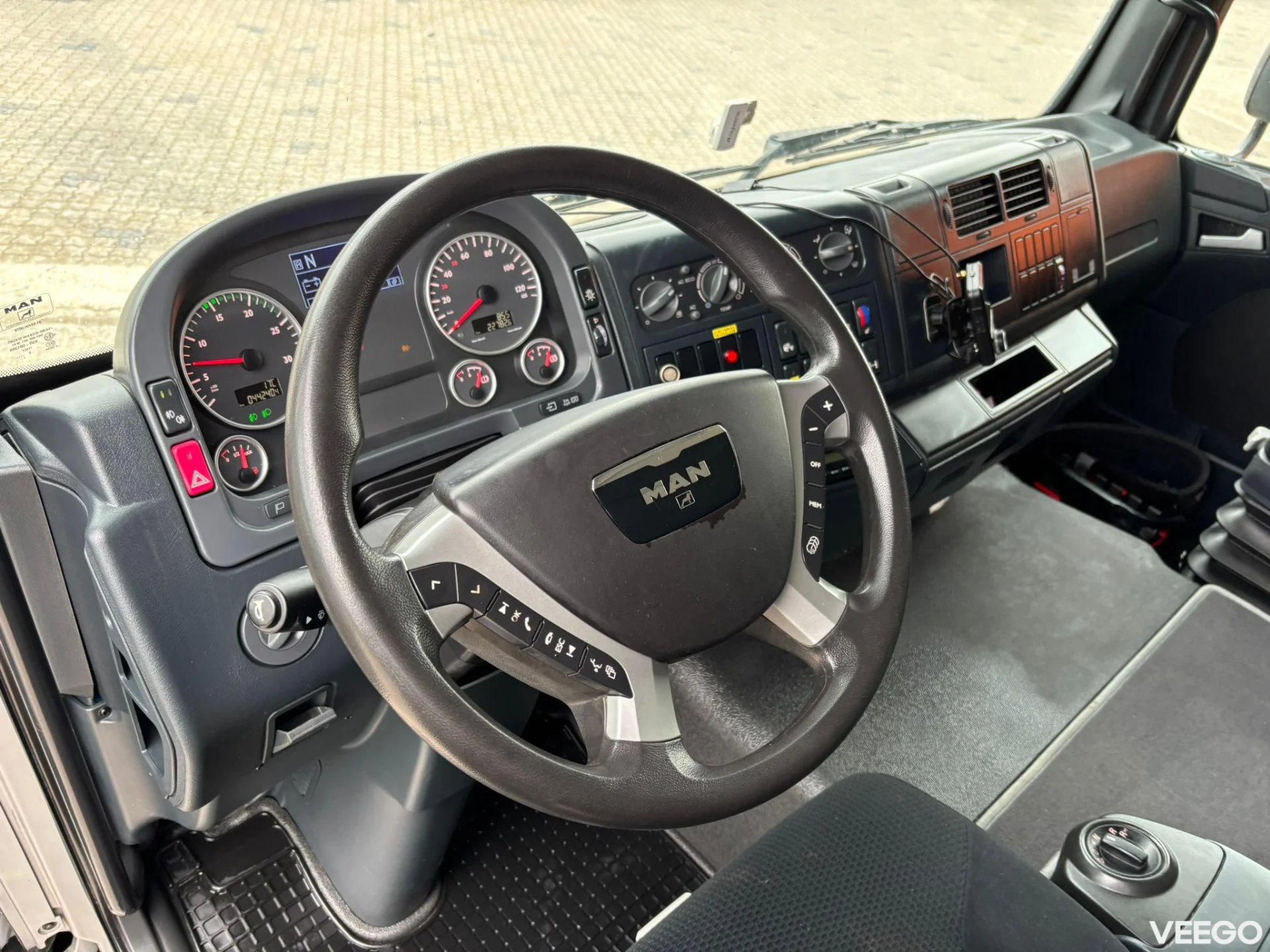 MAN TGL PK 4200 / BOX L=4017 mm / ONLY 44240 km 180kW