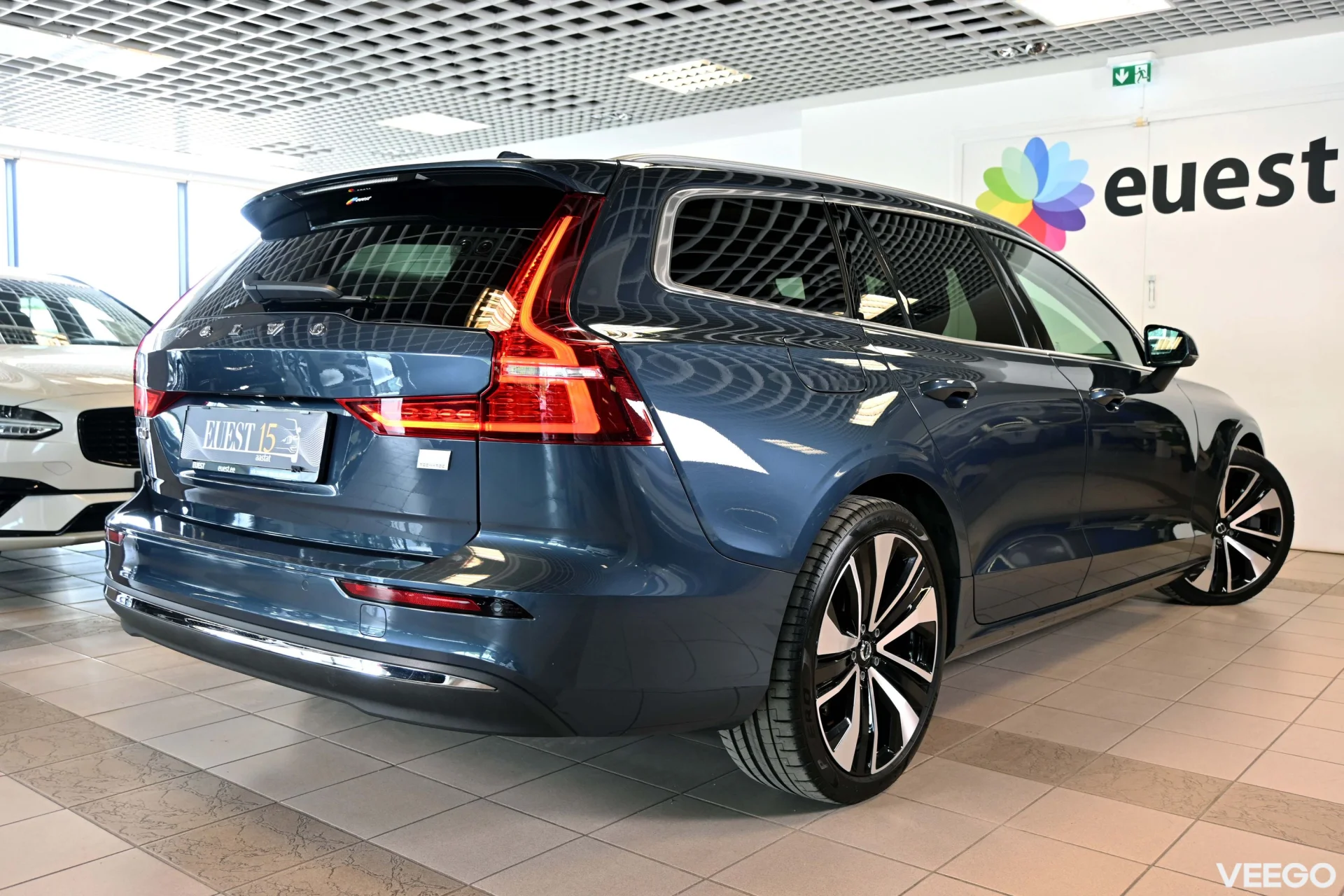 Volvo V60 AWD BRIGHT PLUS INTELLI SAFE MY23 2 293kW