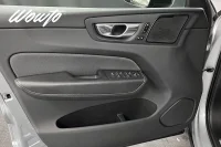 Volvo XC60 B4 AWD 197HK R-Design /Drag/Värmare/HuD/H/K /Moms 145kW