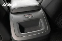 Volvo XC60 B4 AWD 197HK R-Design /Drag/Värmare/HuD/H/K /Moms 145kW