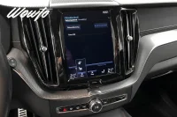 Volvo XC60 B4 AWD 197HK R-Design /Drag/Värmare/HuD/H/K /Moms 145kW