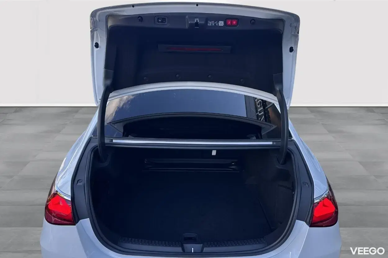 Mercedes-Benz E220 d 4Matic AMG pakett 2 145kW
