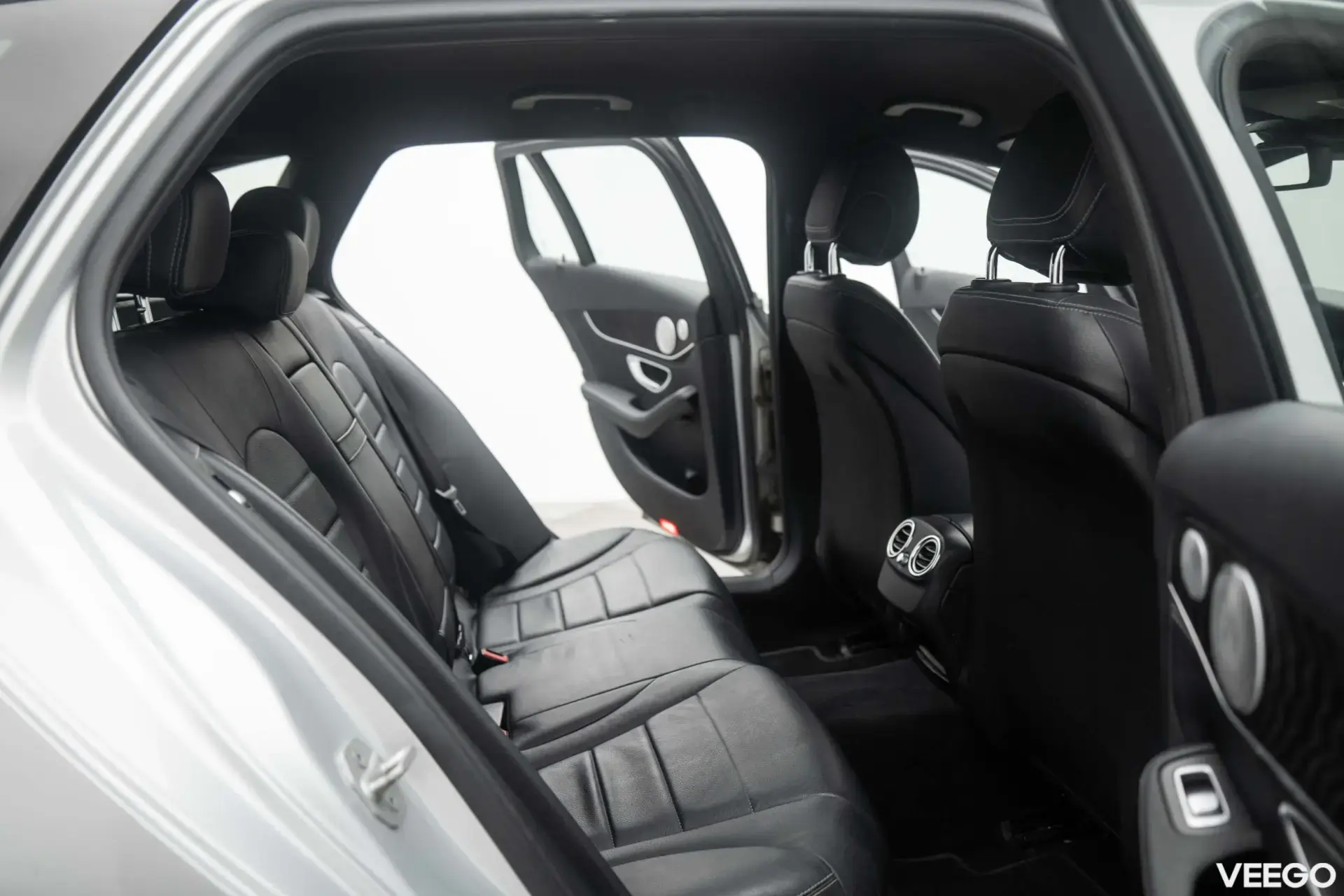 Mercedes-Benz C350 e Avantgarde PHEV 2.0 205kW