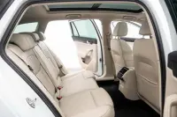 Skoda Superb Combi 4x4 L&K 2.0 140kW thumbnail