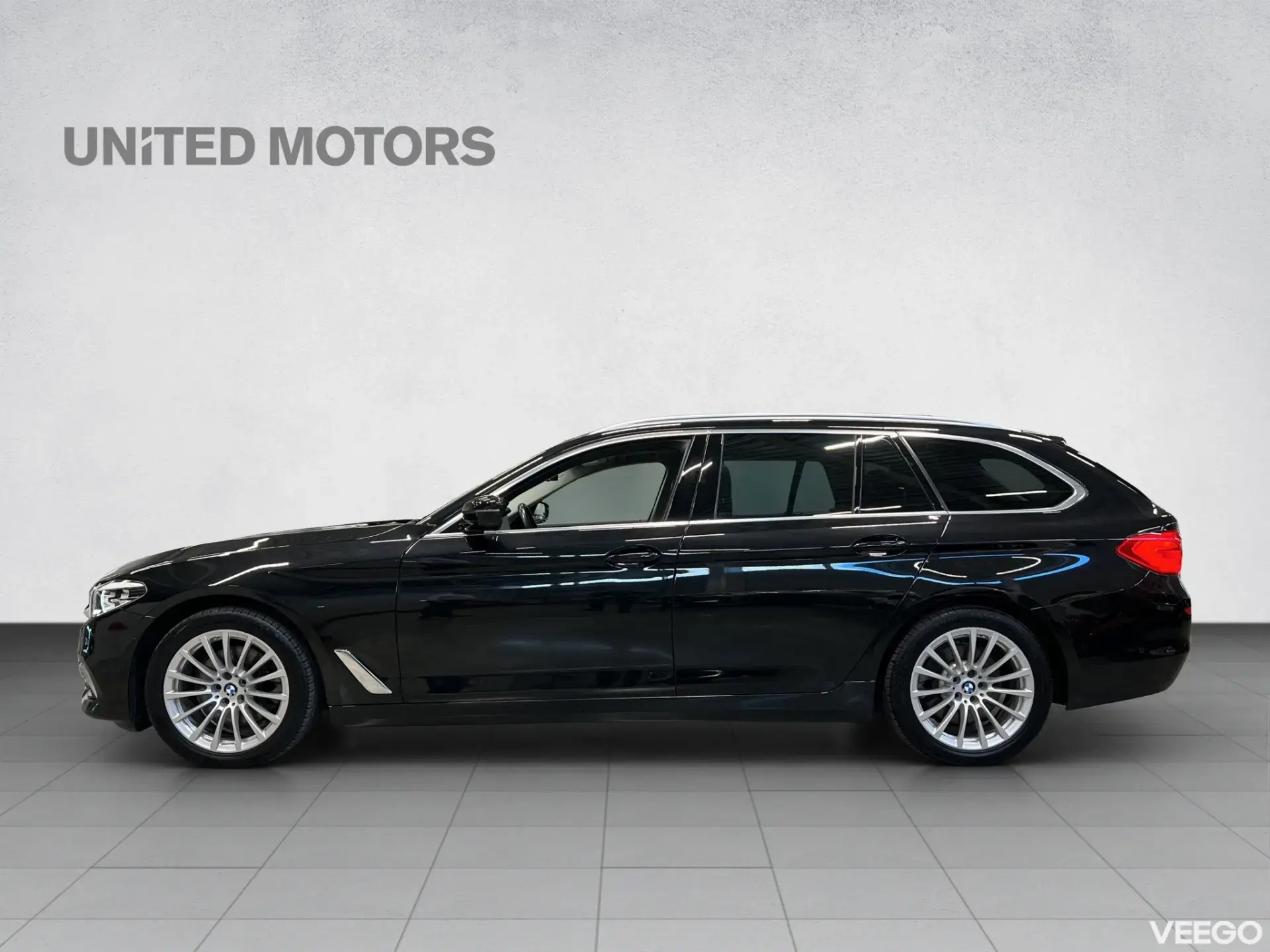BMW 520 Touring Luxury Line MHEV 140kW