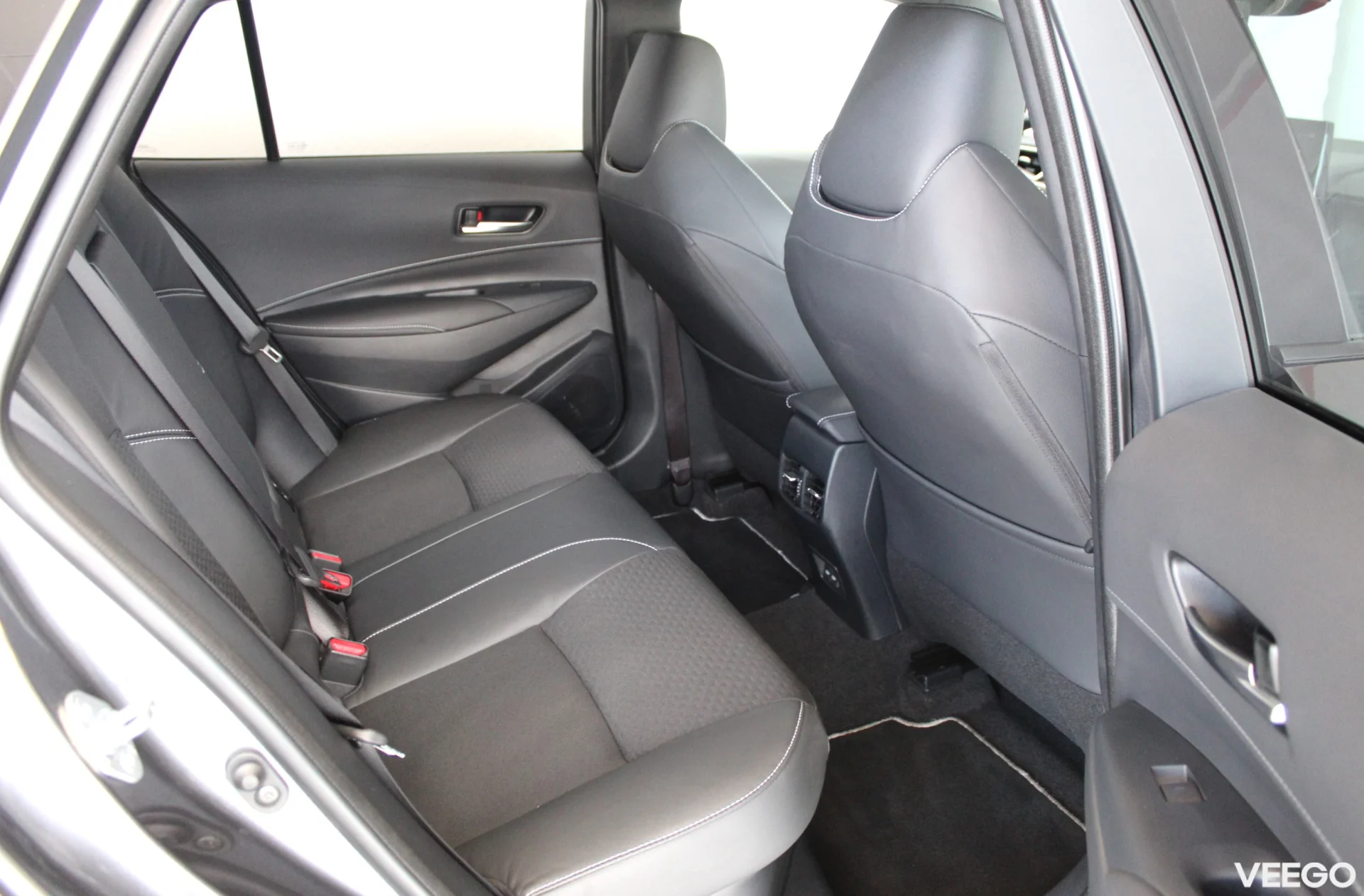 Toyota Corolla Touring Sports Luxury Hybrid 1.8 72kW