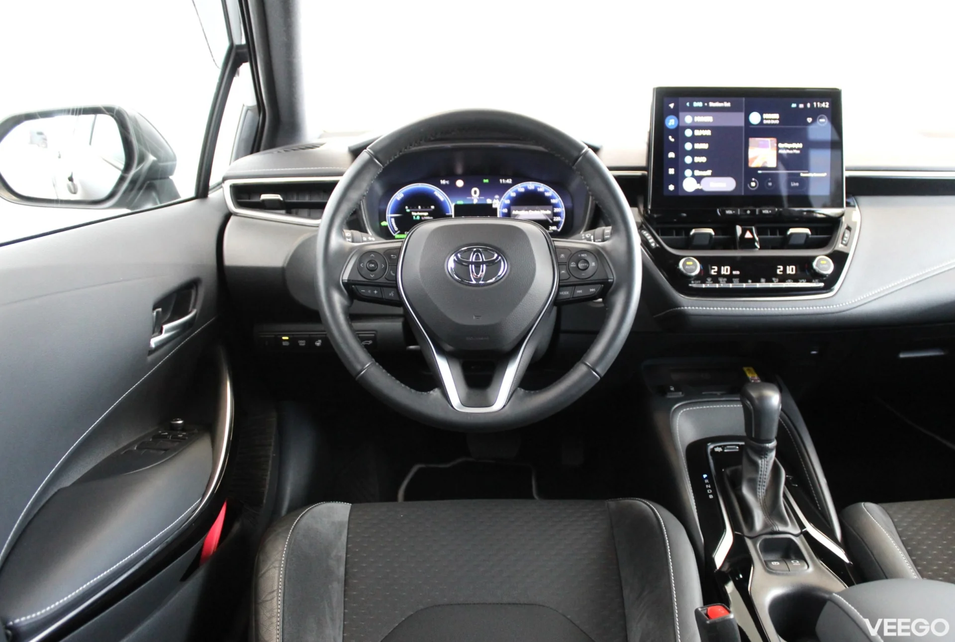 Toyota Corolla Touring Sports Luxury Hybrid 1.8 72kW