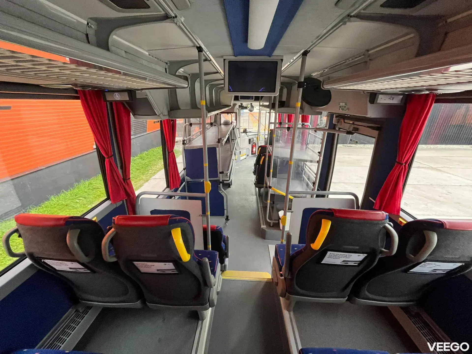 Volvo B8R 44 SEATS + 53 STANDING / AC / AUXILIARY HEATER  240kW