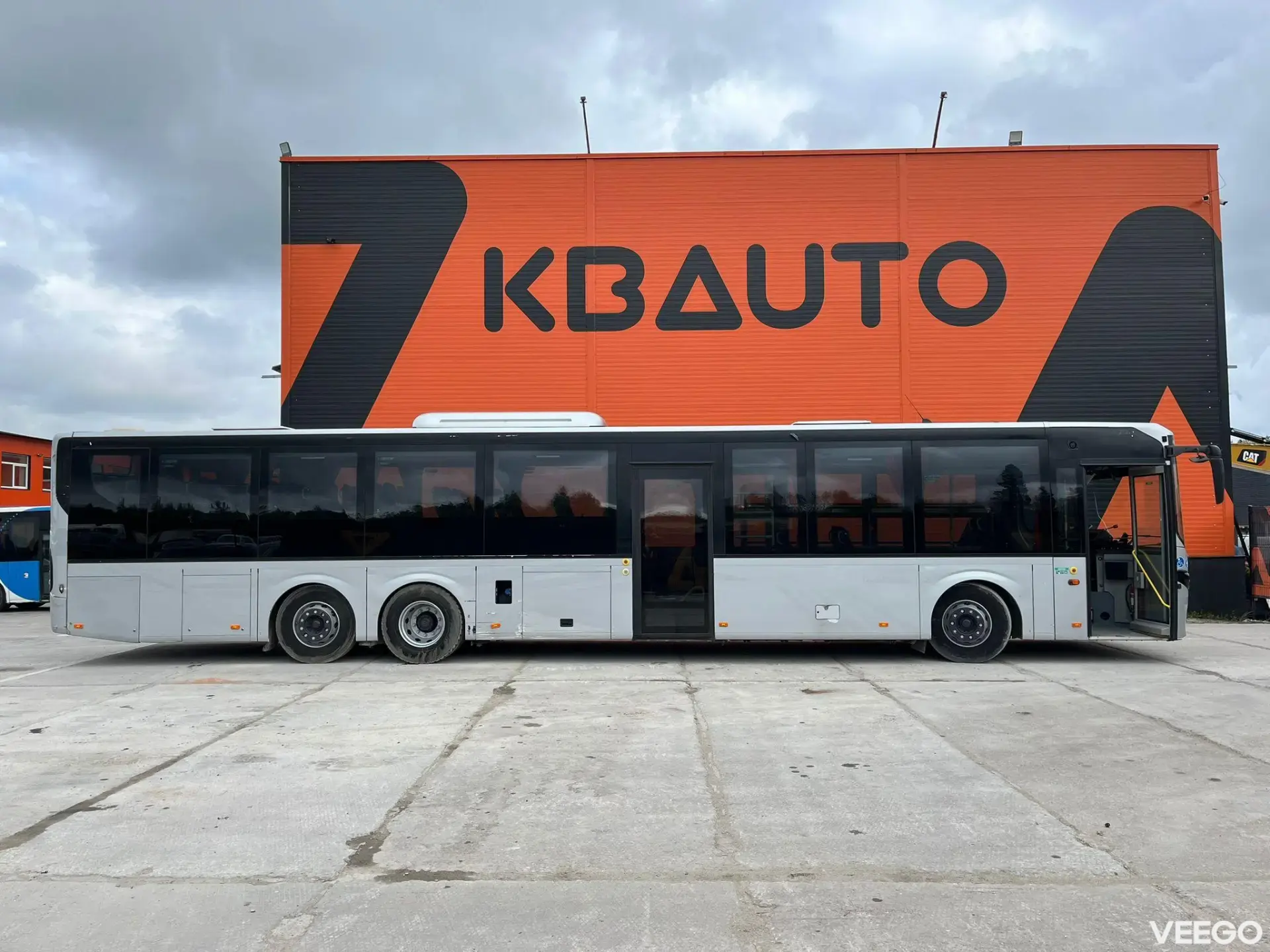 Volvo B8R 44 SEATS + 53 STANDING / AC / AUXILIARY HEATER  240kW