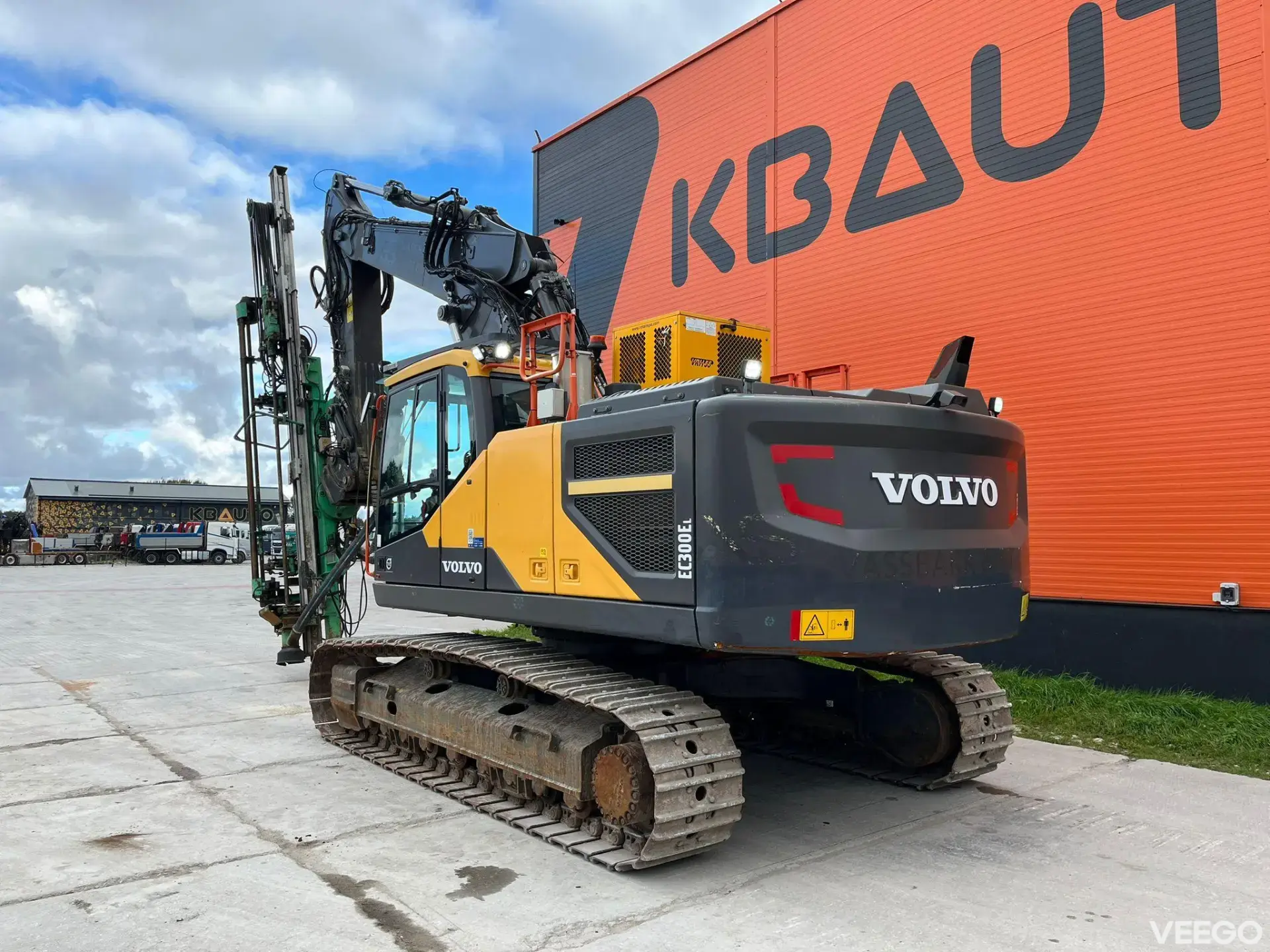 Volvo EC 300 E WITH MONTABERT CPA 295 DRILL PRICE 123900.- 180kW