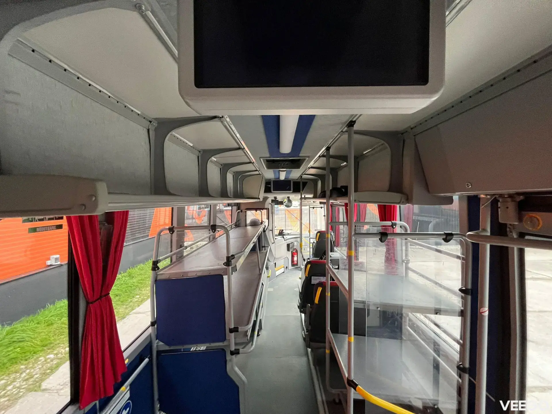 Volvo B8R 44 SEATS + 53 STANDING / AC / AUXILIARY HEATER  240kW