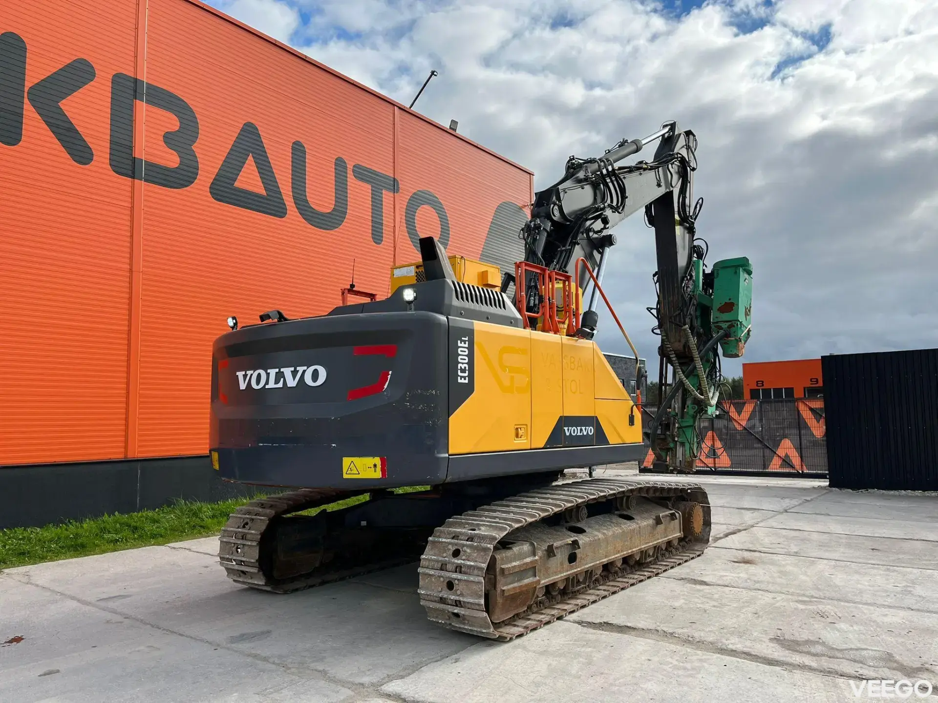 Volvo EC 300 E WITH MONTABERT CPA 295 DRILL PRICE 123900.- 180kW