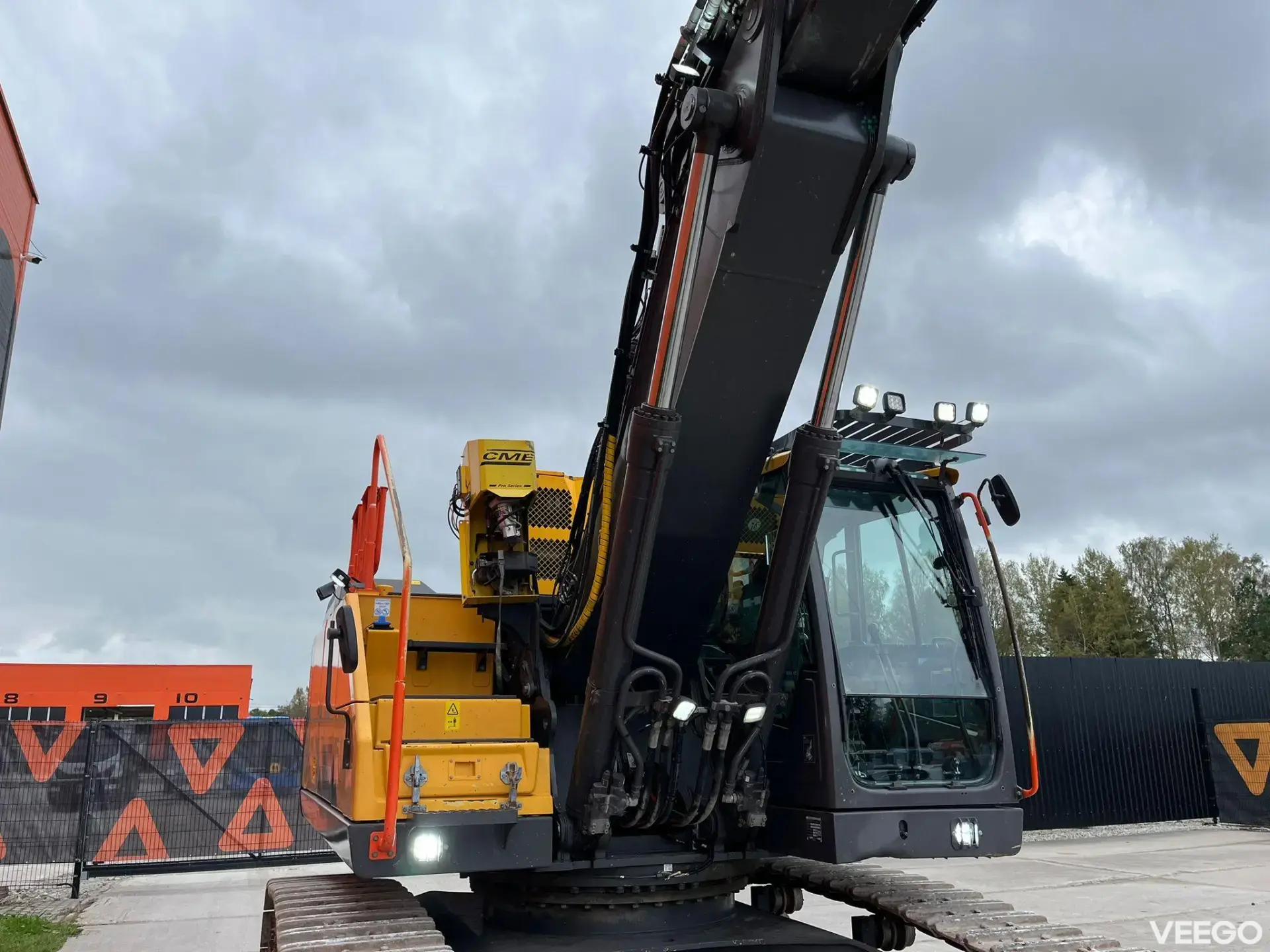 Volvo EC 300 E WITH MONTABERT CPA 295 DRILL PRICE 123900.- 180kW