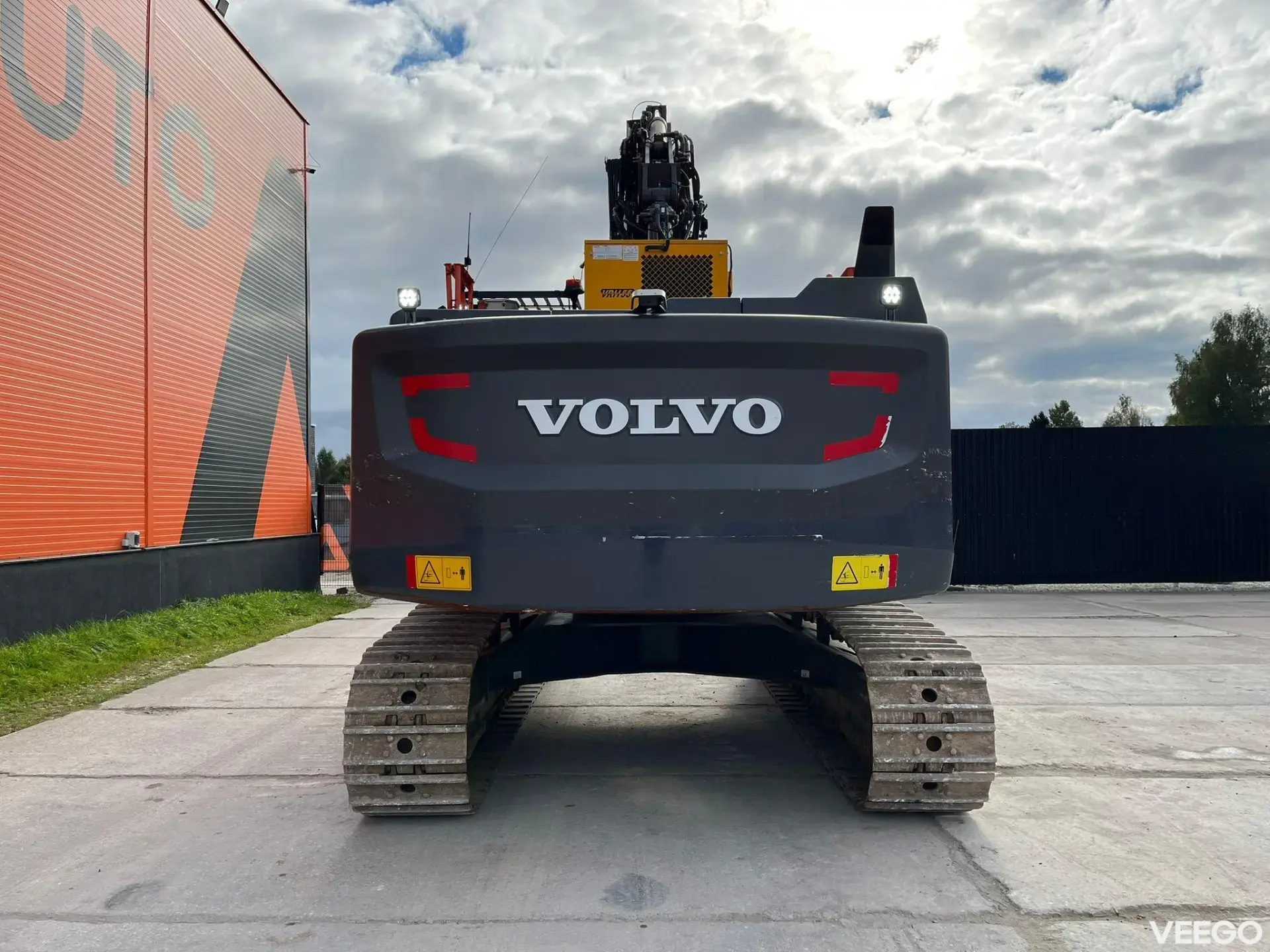 Volvo EC 300 E WITH MONTABERT CPA 295 DRILL PRICE 123900.- 180kW