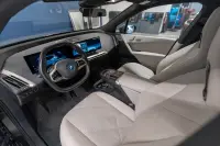 BMW iX Sportpakett 385kW thumbnail