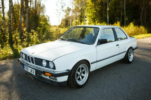 Image of BMW 3 series 318 1.8 66kW