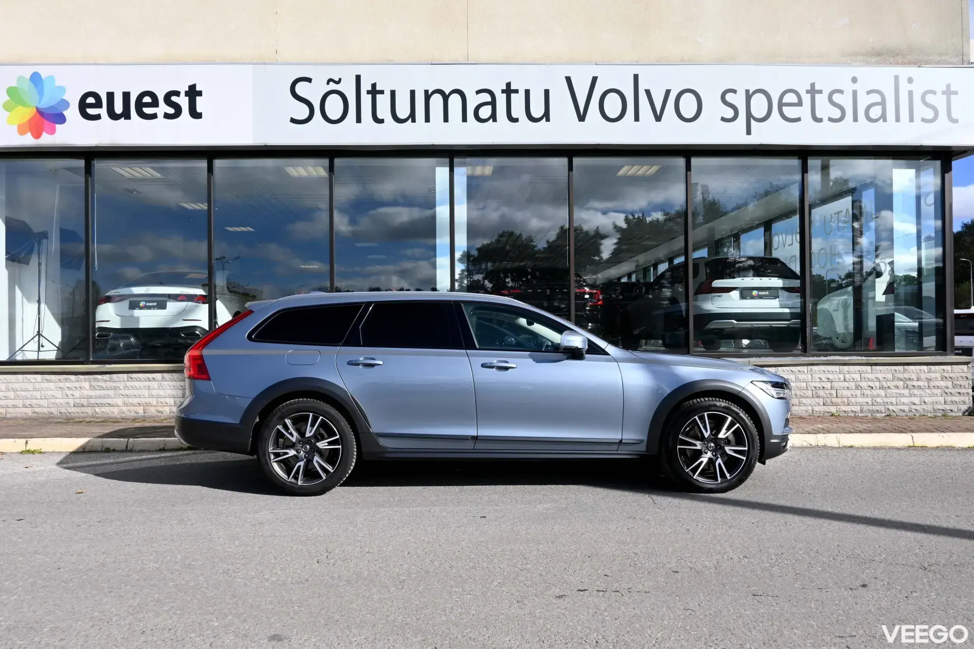 Volvo V90 Cross Country AWD LUXURY+ INSCRIPTION INTELLI SAFE 2 145kW