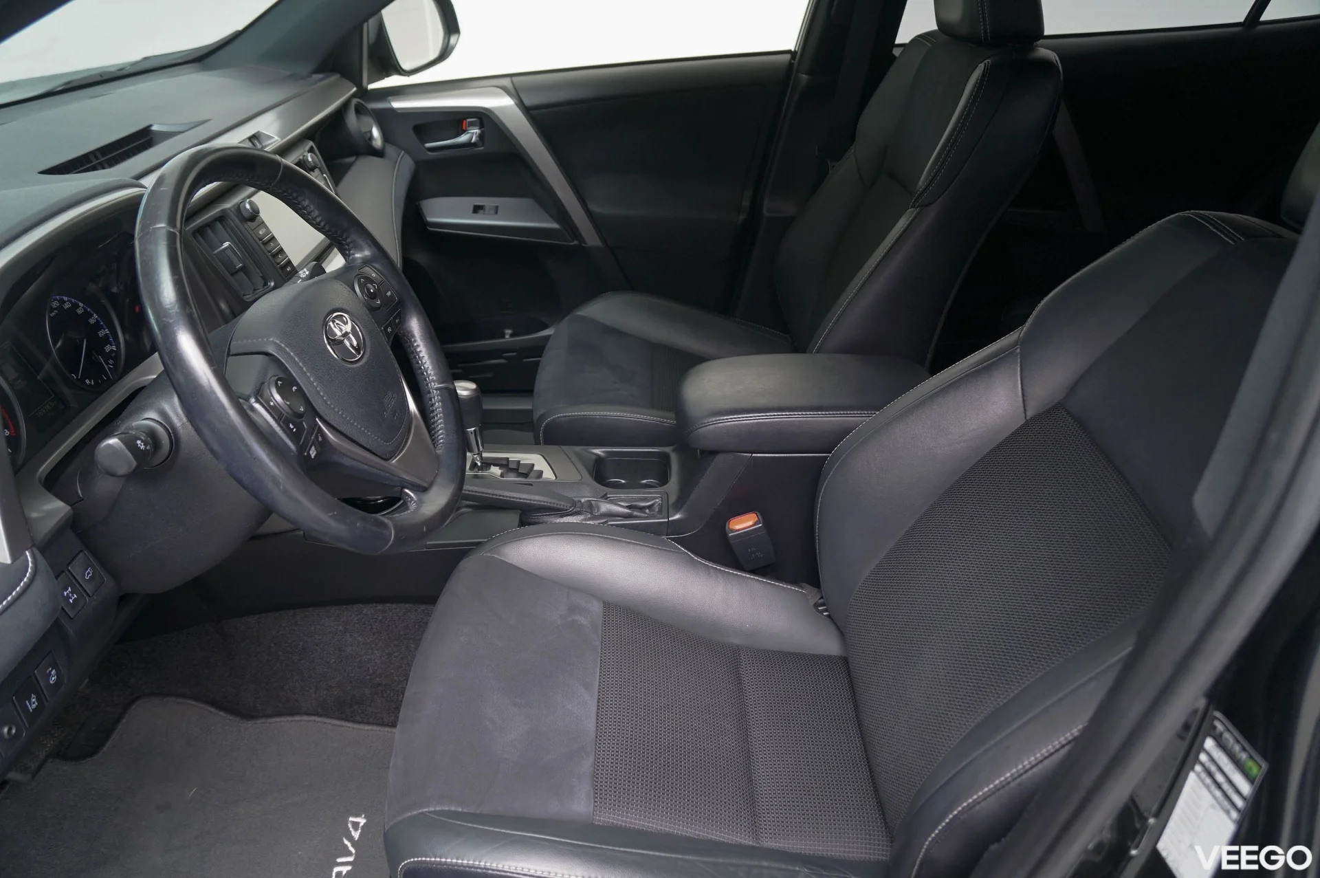 Toyota RAV4 Luxury 2 112kW