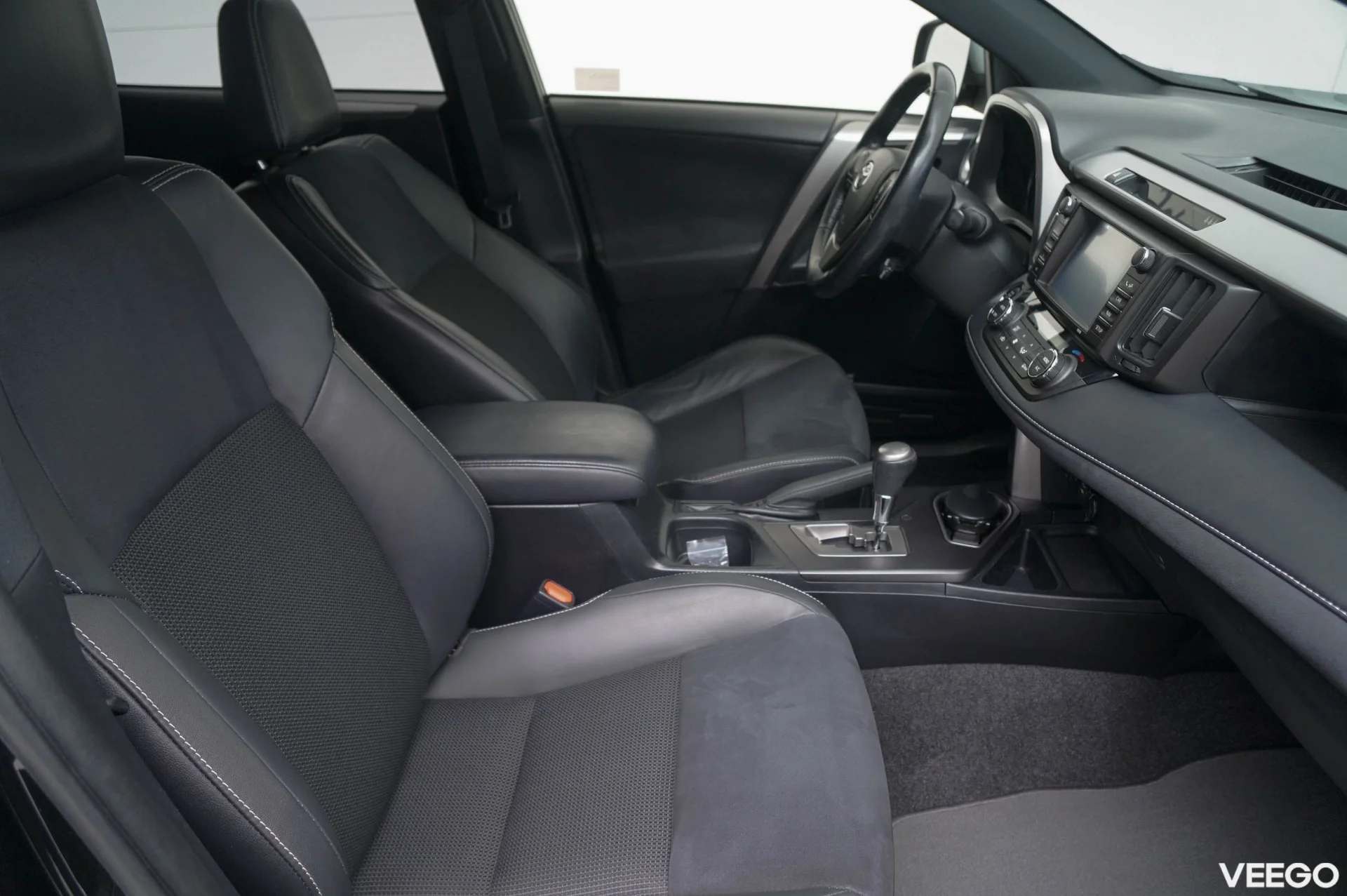 Toyota RAV4 Luxury 2 112kW