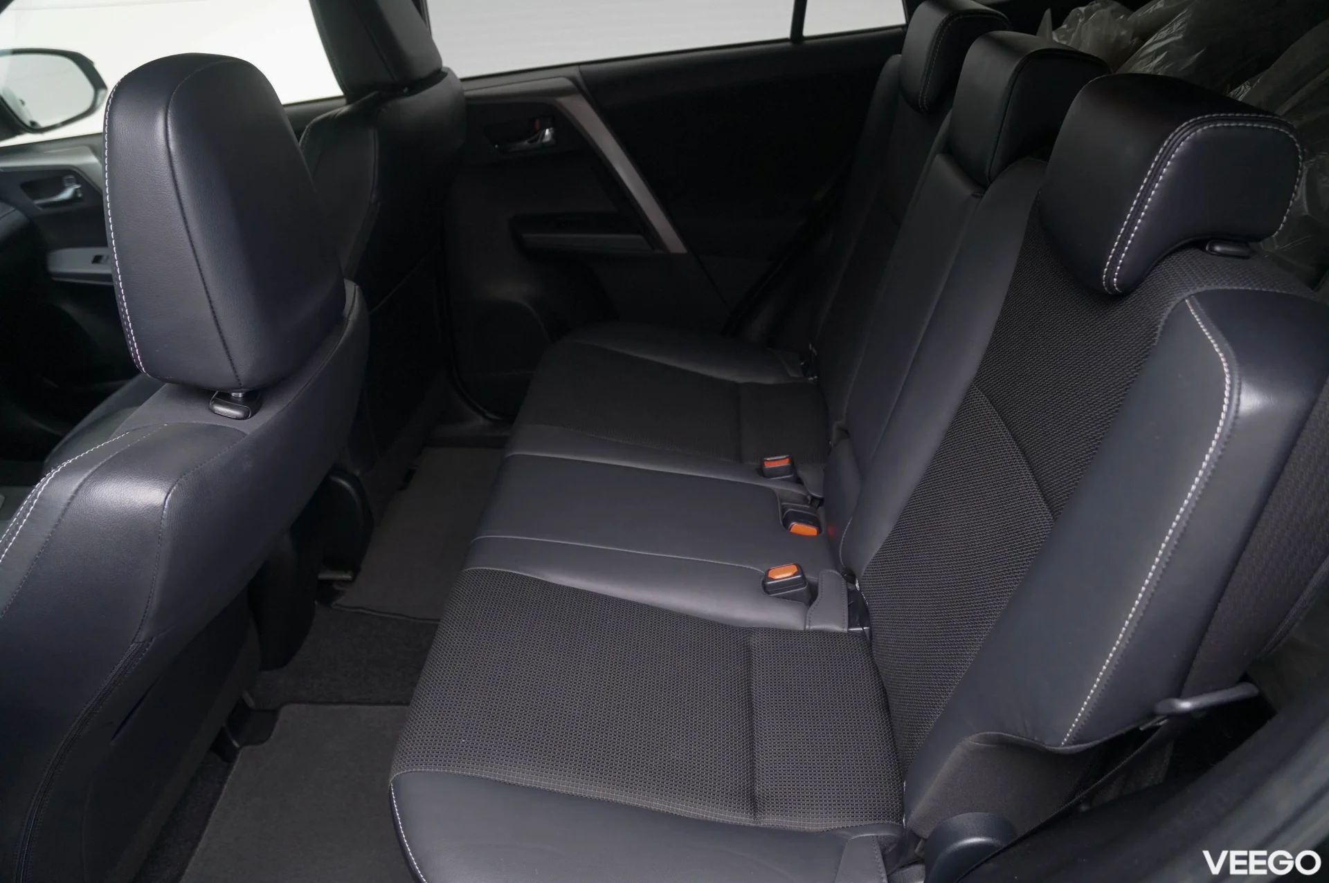 Toyota RAV4 Luxury 2 112kW