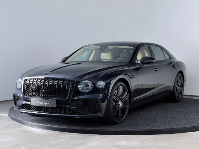 Image of Bentley Flying Spur Bentley Azure V8 PHEV 500kW, 8-k automaat 4 500kW