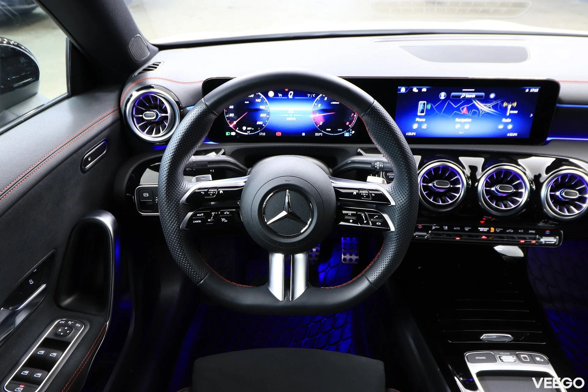 Mercedes-Benz CLA200 1.3 120kW