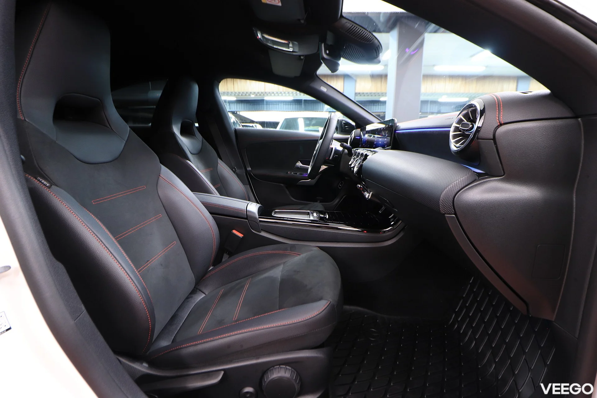 Mercedes-Benz CLA200 1.3 120kW