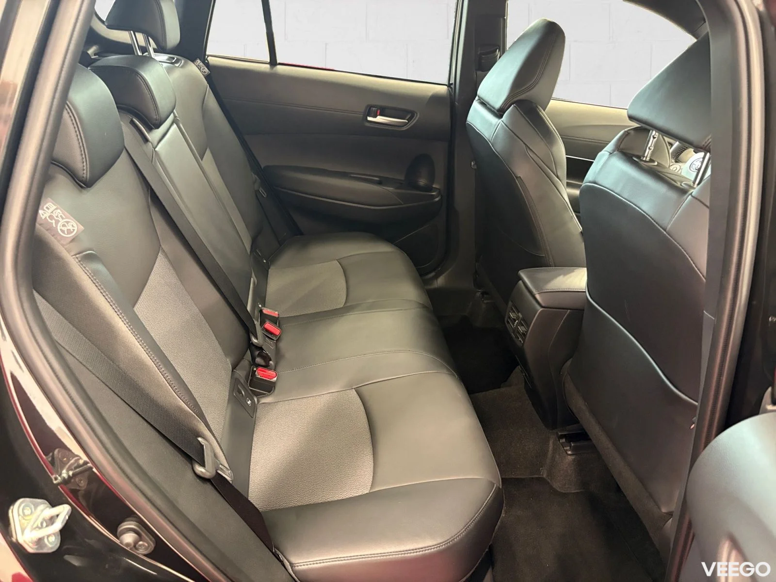 Toyota Corolla Luxury Hybrid 2 98kW