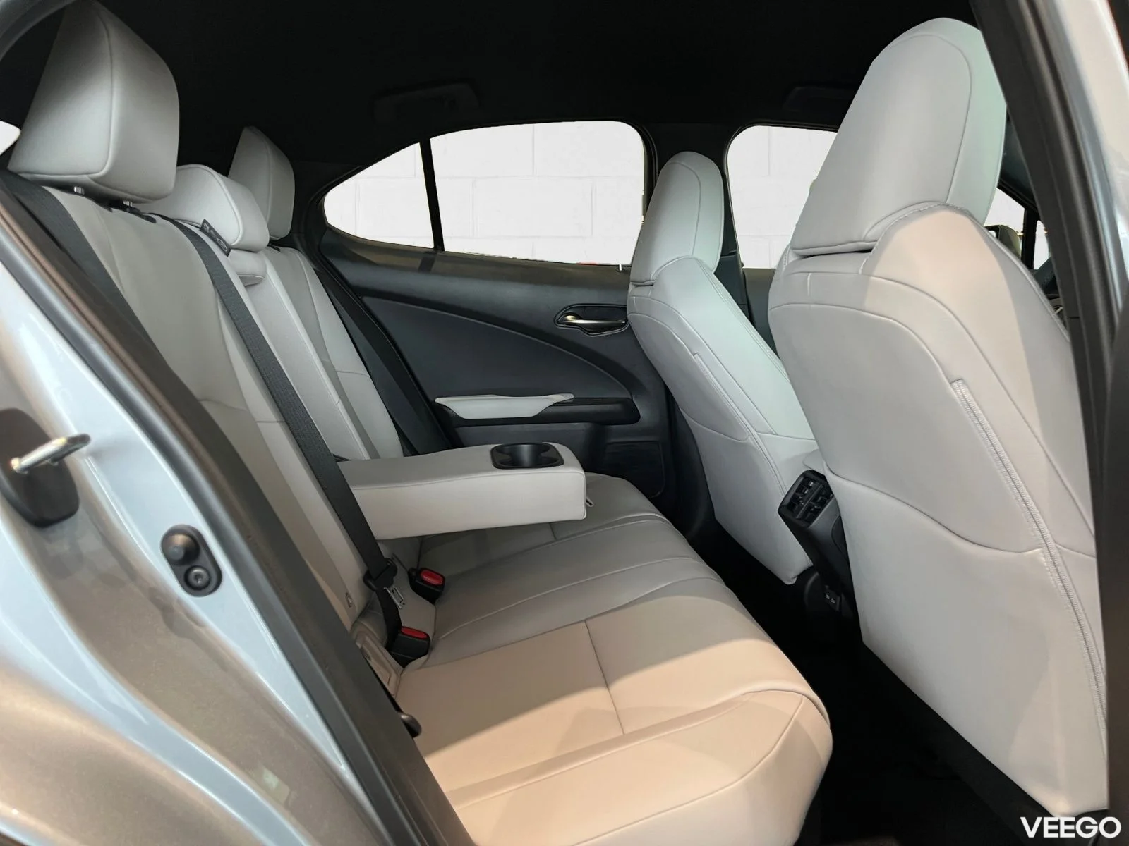 Lexus UX 300h F Sport Design 2 112kW
