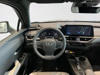 Lexus UX 300h F Sport Design 2 112kW thumbnail
