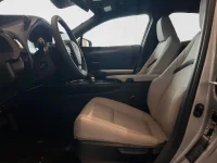 Lexus UX 300h F Sport Design 2 112kW thumbnail