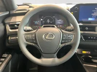 Lexus UX 300h F Sport Design 2 112kW thumbnail