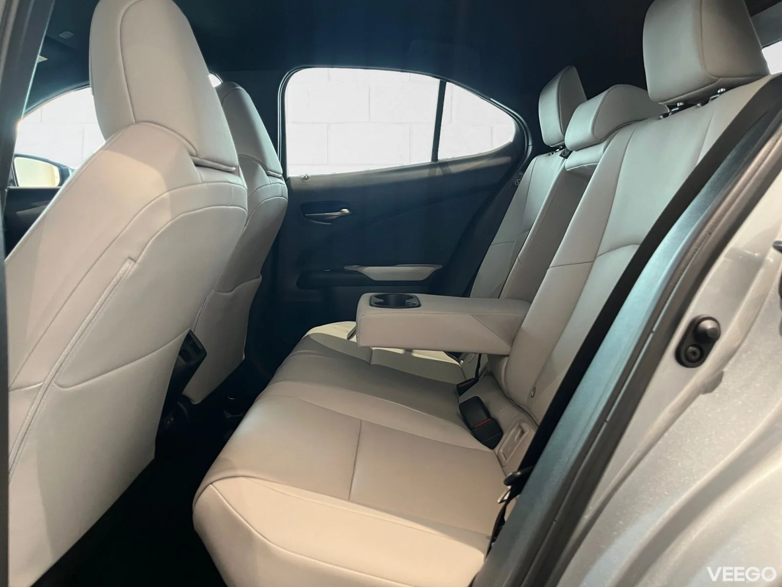 Lexus UX 300h F Sport Design 2 112kW