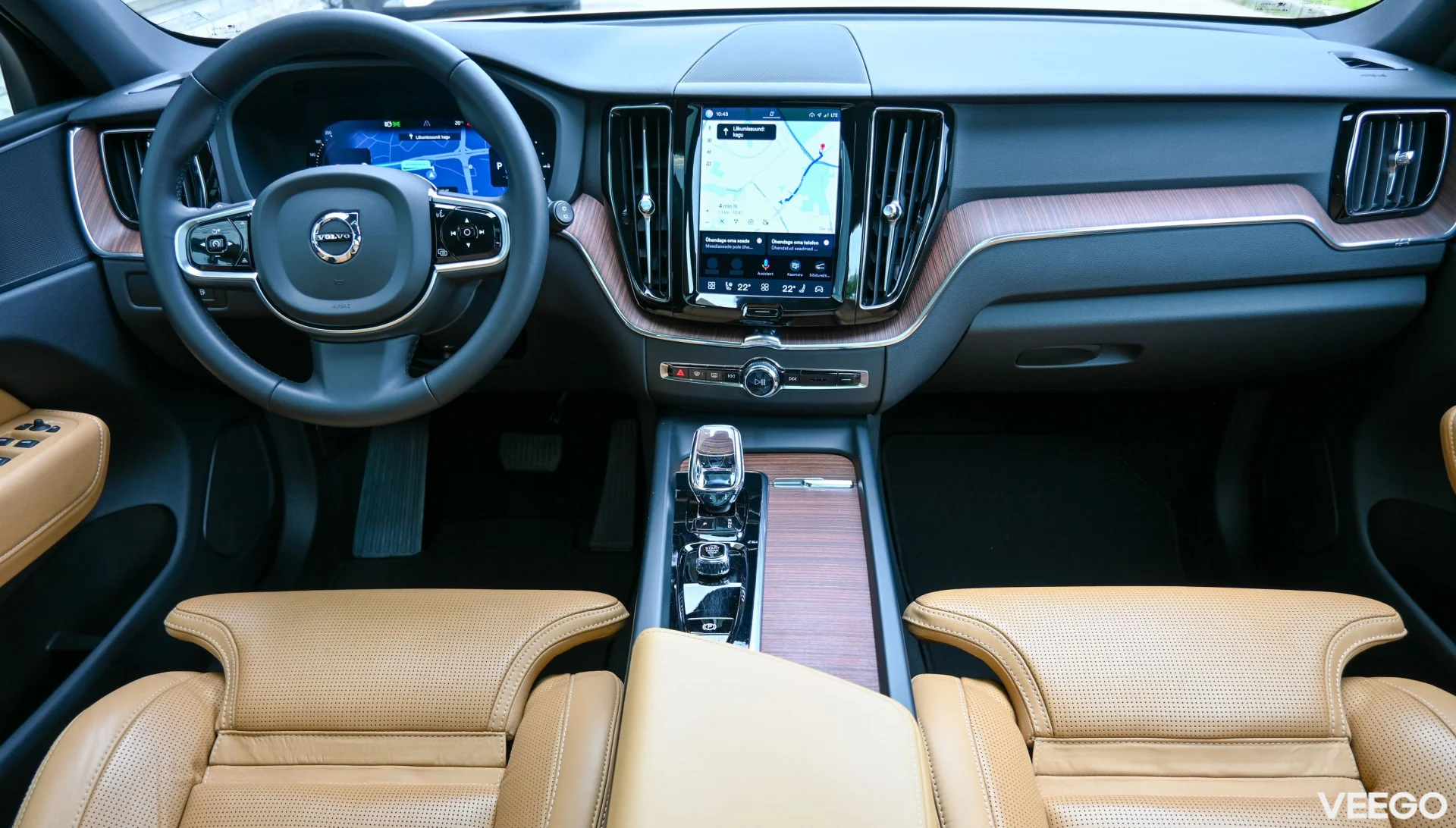 Volvo XC60 AWD LUXURY DARK PLUS INTELLI 2 293kW