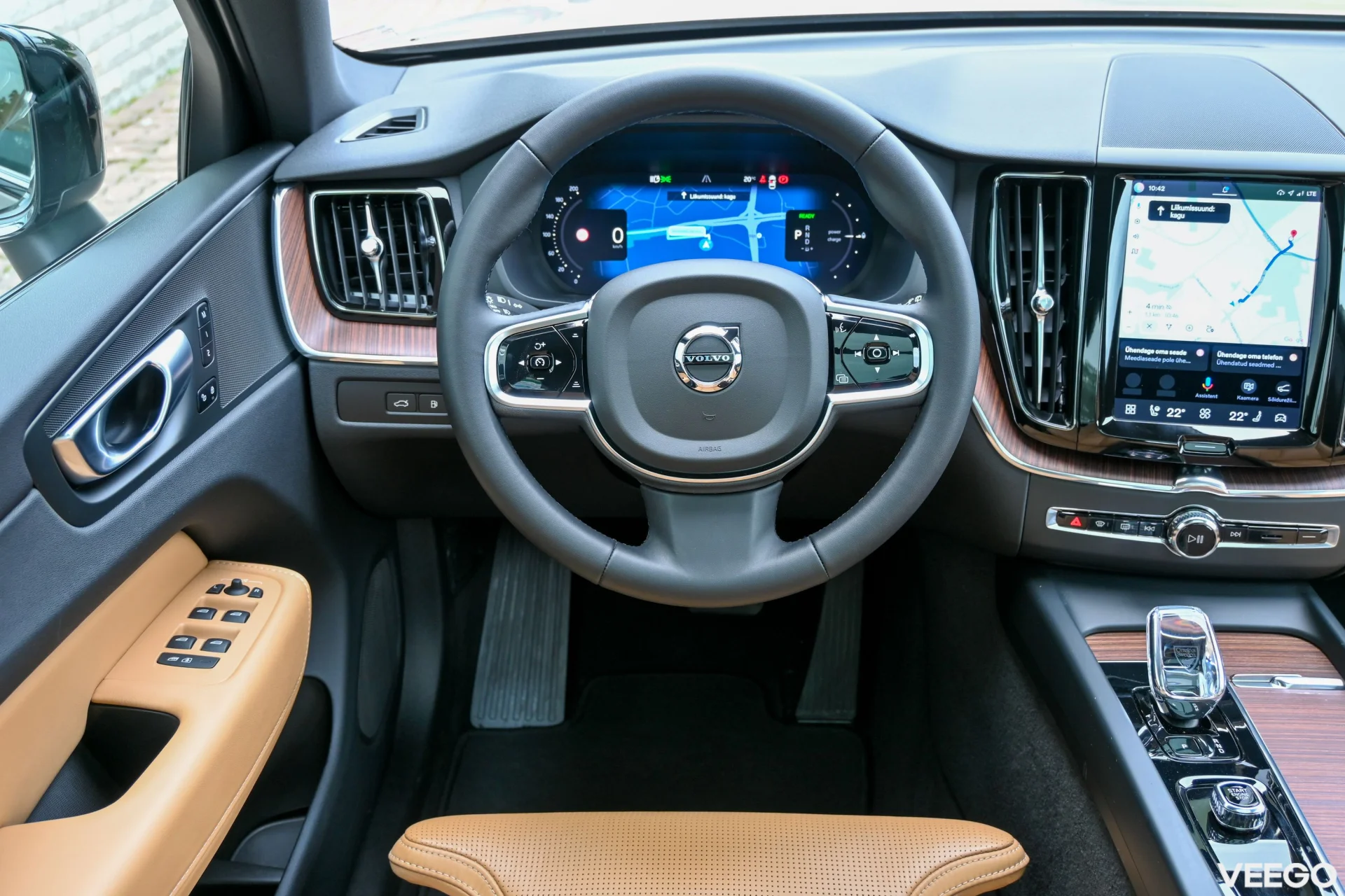 Volvo XC60 AWD LUXURY DARK PLUS INTELLI 2 293kW