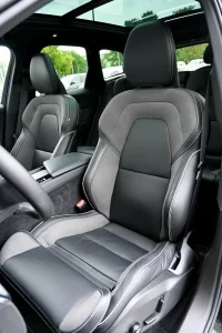Volvo XC60 AWD DARK PLUS INTELLI SAFE 2 293kW thumbnail
