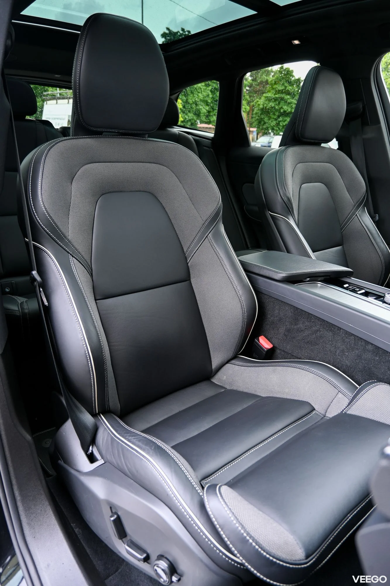 Volvo XC60 AWD DARK PLUS INTELLI SAFE 2 293kW