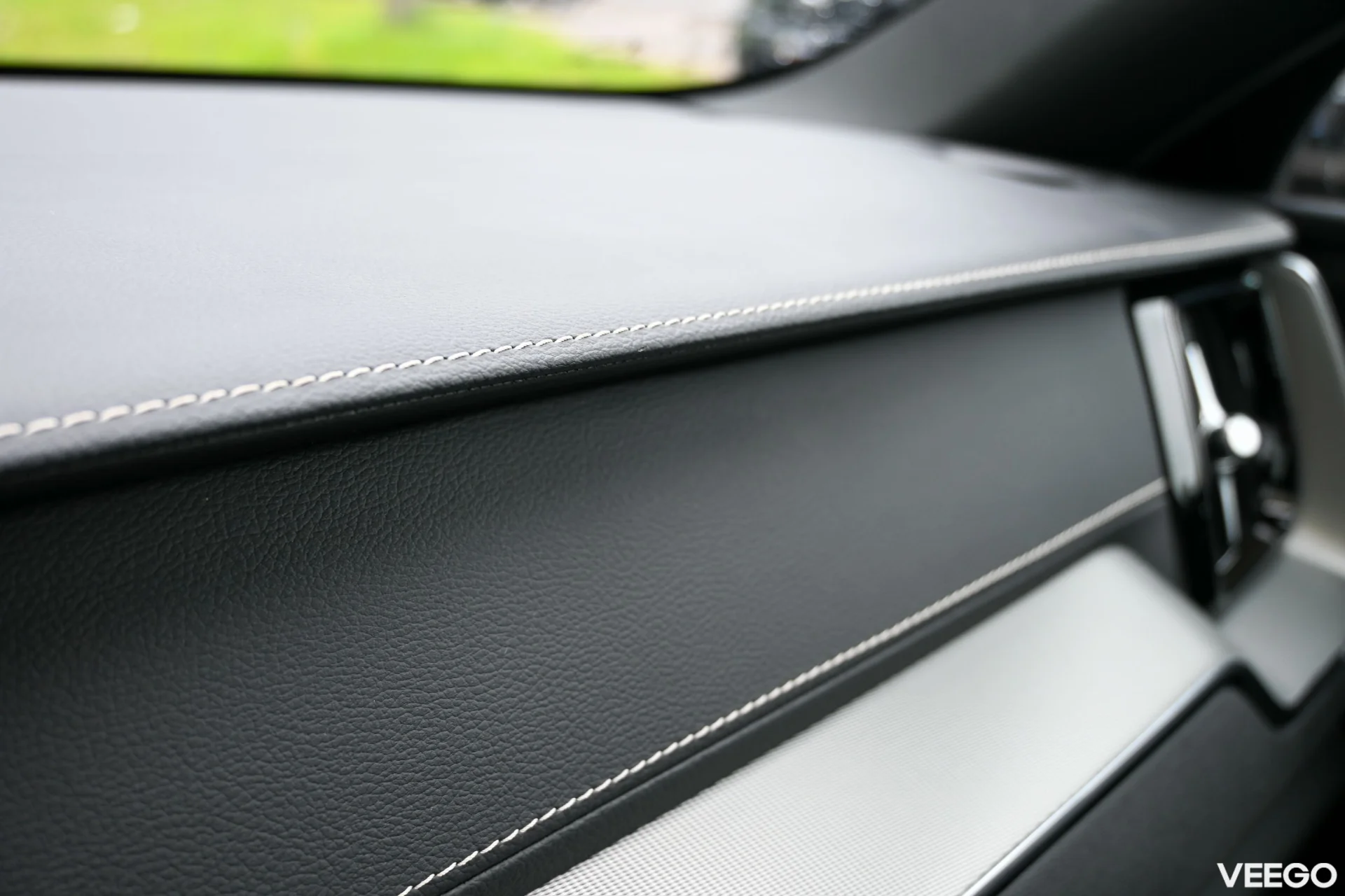 Volvo XC60 AWD DARK PLUS INTELLI SAFE 2 293kW