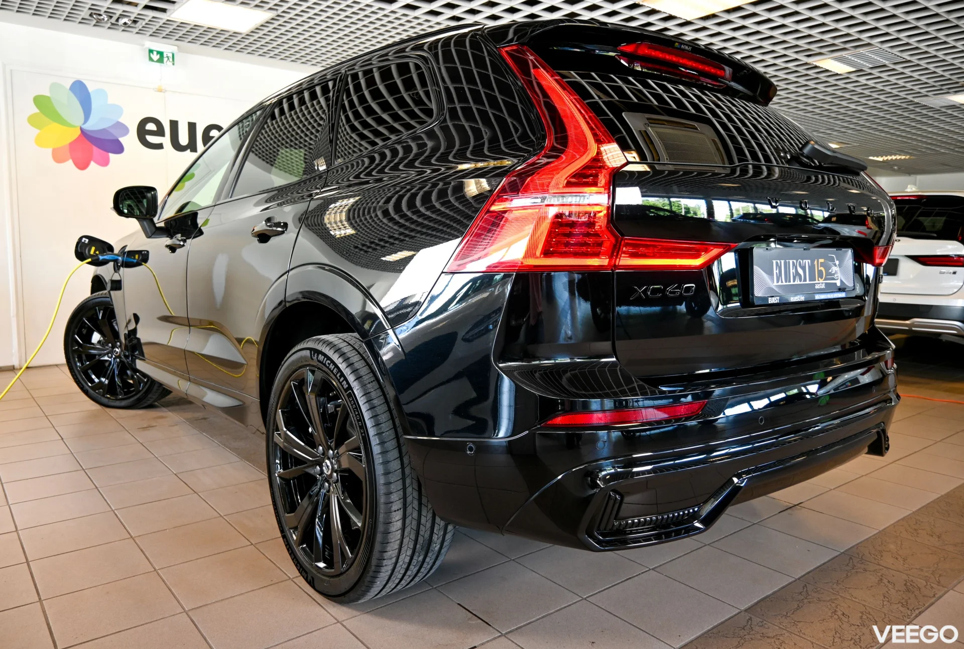 Volvo XC60 AWD T6 H&K BLACK EDITION INTELLI PRO XENIUM 2 293kW