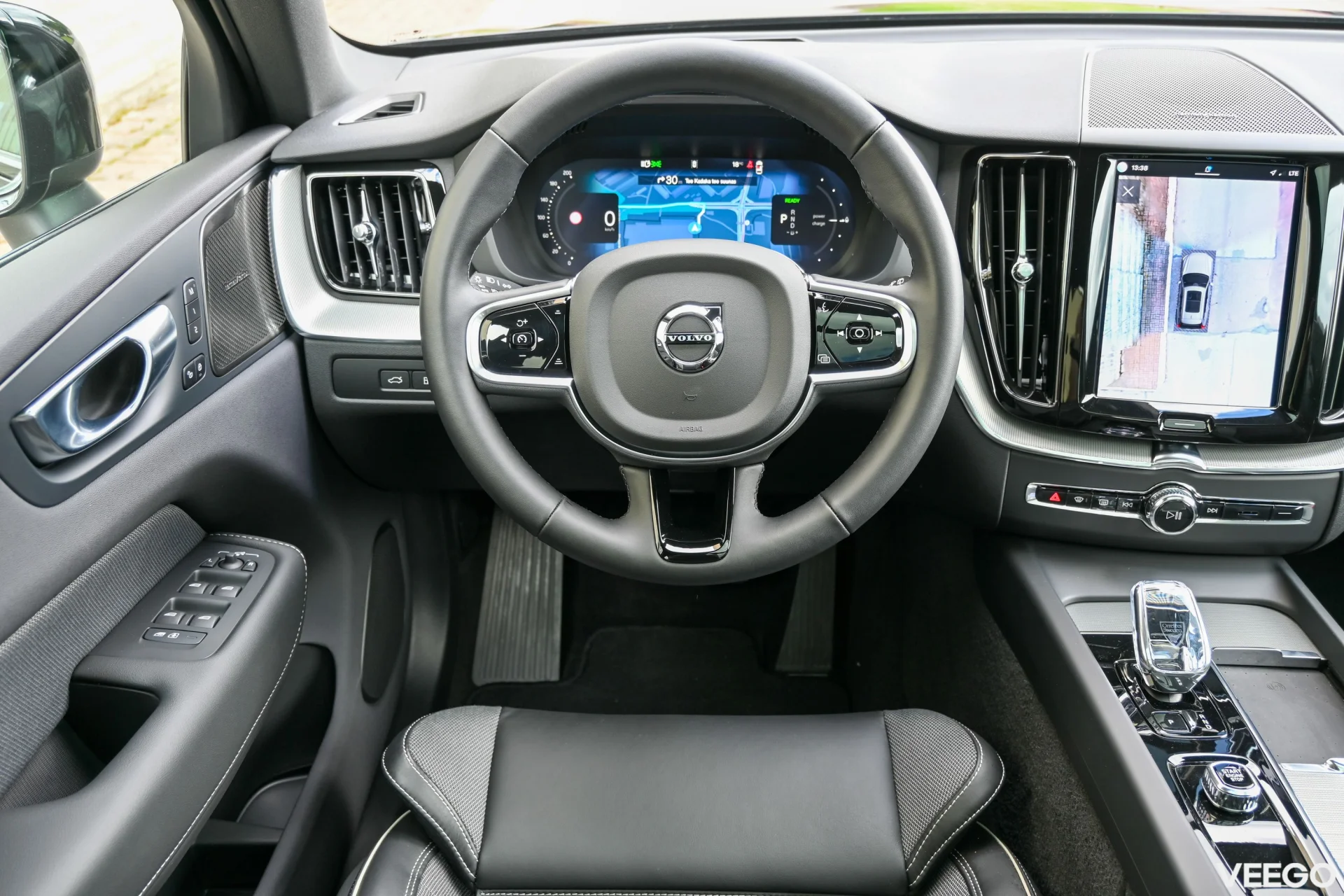 Volvo XC60 AWD T6 H&K BLACK EDITION INTELLI PRO XENIUM 2 293kW