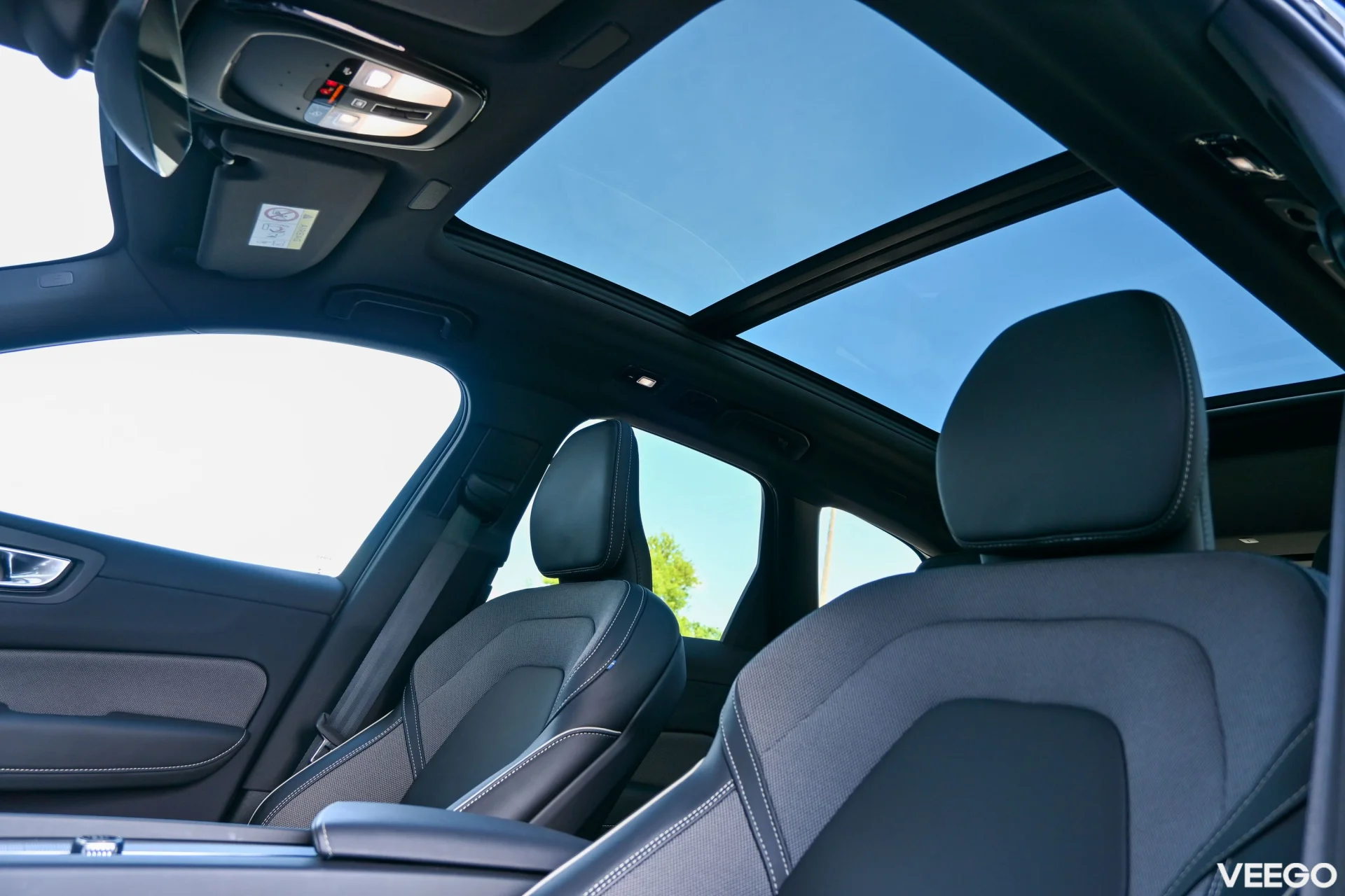Volvo XC60 AWD T6 H&K BLACK EDITION INTELLI PRO XENIUM 2 293kW