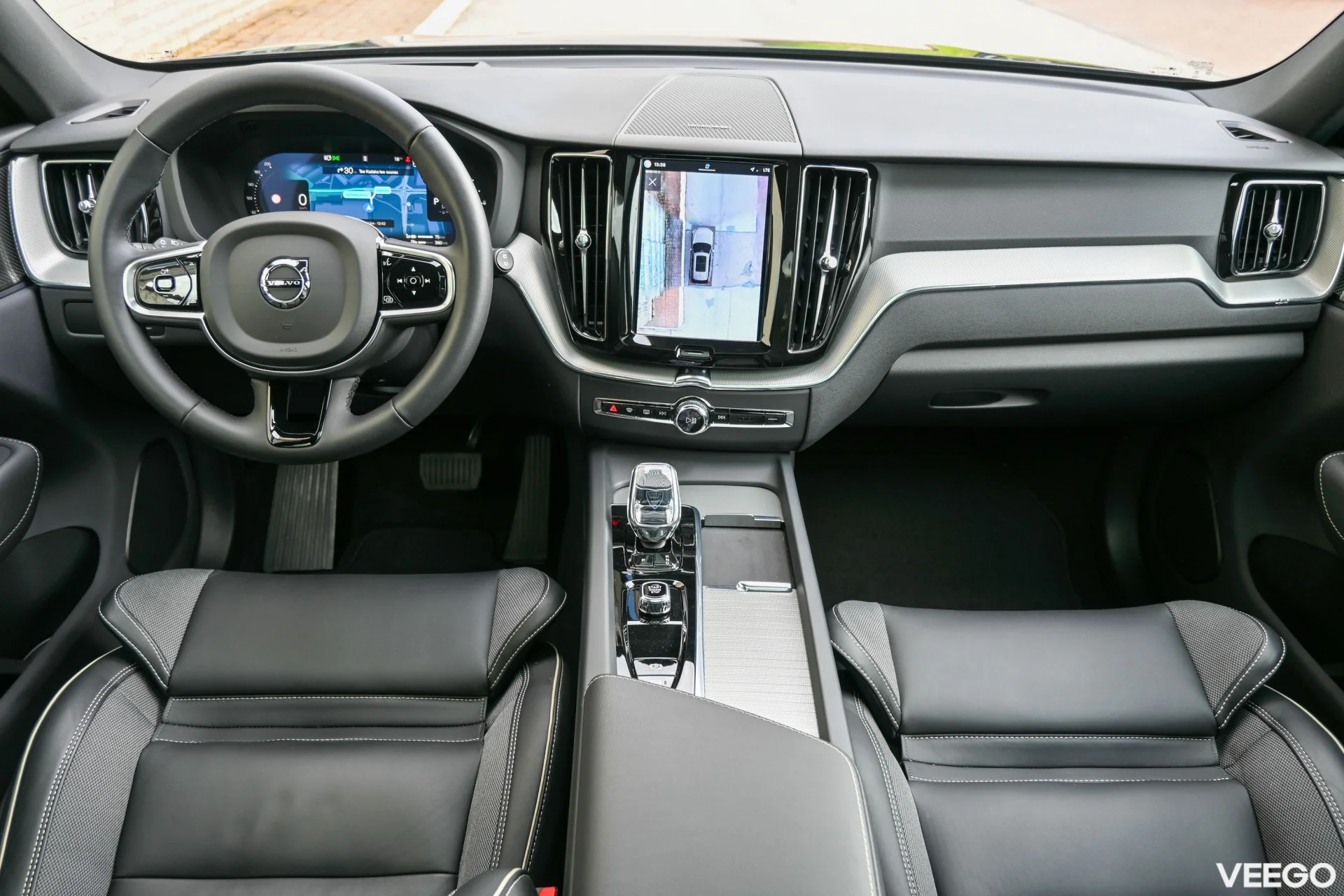 Volvo XC60 AWD T6 H&K BLACK EDITION INTELLI PRO XENIUM 2 293kW
