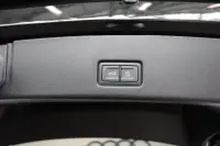 Audi Q4 e-tron 77kW thumbnail